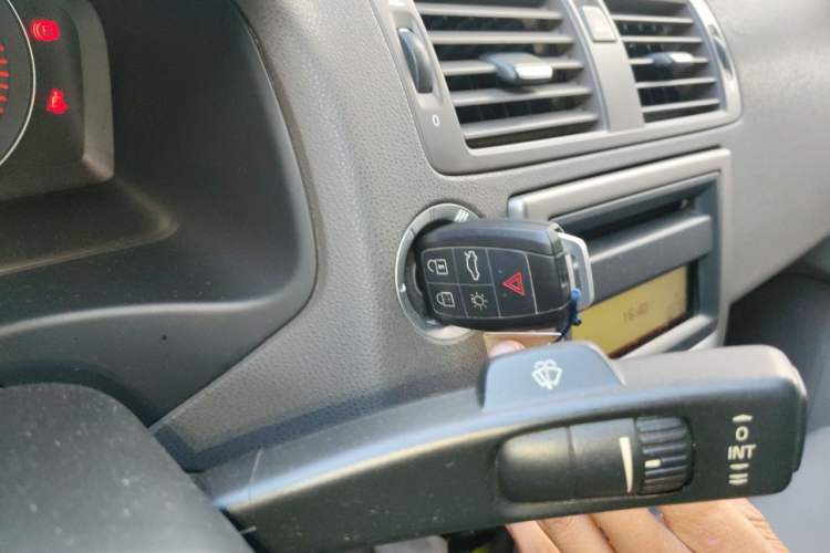 Used Volvo S40 2011 2.0L Automatic ZhiShang Edition Vehicle Key