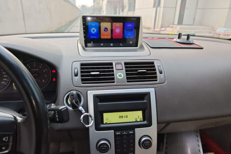 Used Volvo S40 2011 2.0L Automatic Zhiya Edition Audio And AC Panel