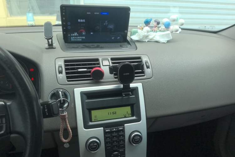 Used Volvo S40 2011 2.0L Automatic ZhiShang Edition Audio And AC Panel