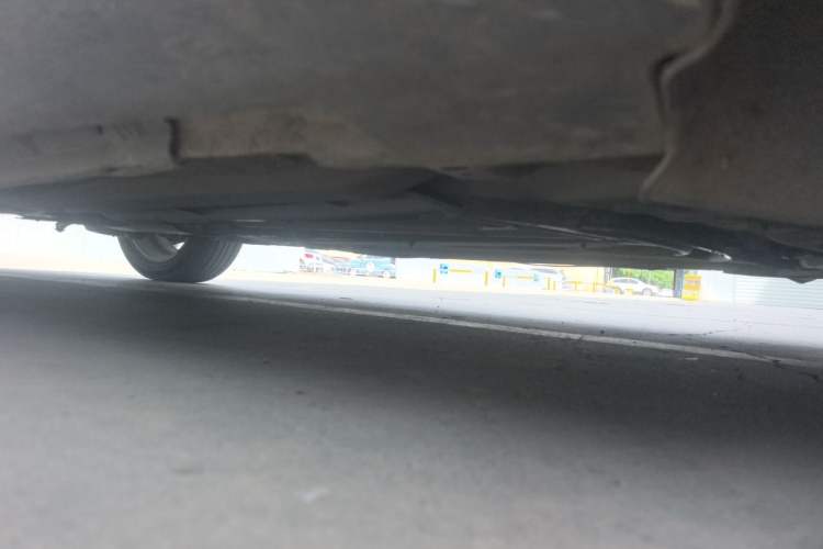 Used Volvo S40 2011 2.0L Automatic ZhiShang Edition Chassis Front Right
