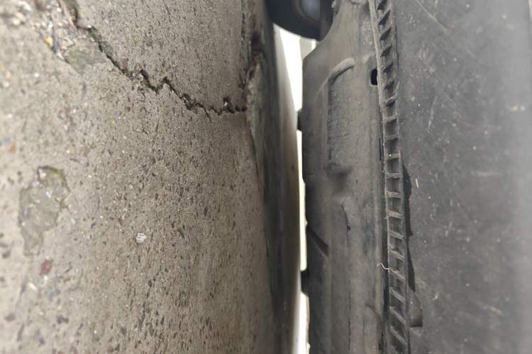Used Volvo S40 2011 2.0L Automatic ZhiShang Edition Chassis Front Right
