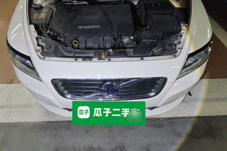 Used Volvo S40 2011 2.0L Automatic Zhiya Edition Engine Bay