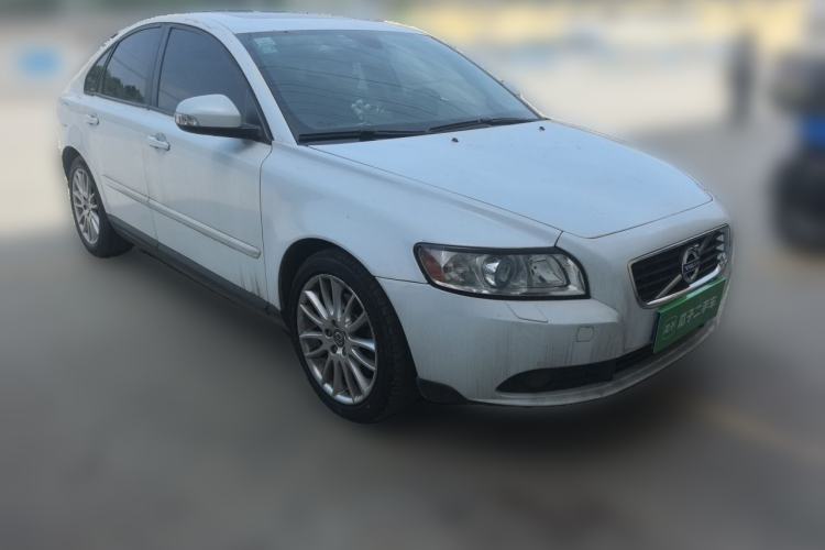 Used Volvo S40 2011 2.0L Automatic ZhiShang Edition Front Right 45 Deg