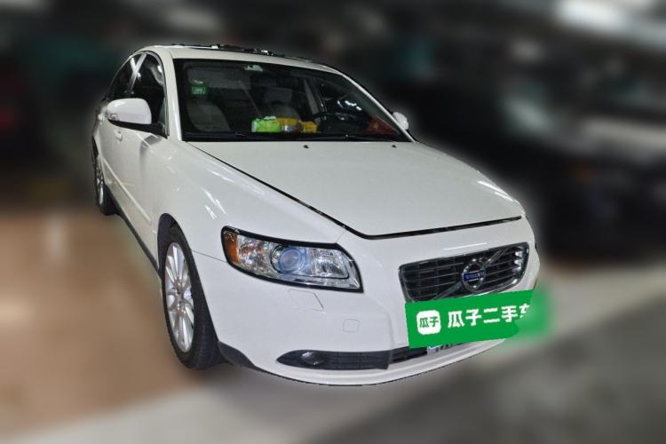 Used Volvo S40 2011 2.0L Automatic Zhiya Edition Front Right 45 Deg