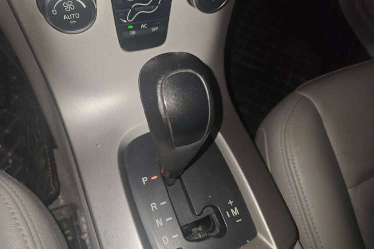 Used Volvo S40 2011 2.0L Automatic ZhiShang Edition Gear Lever