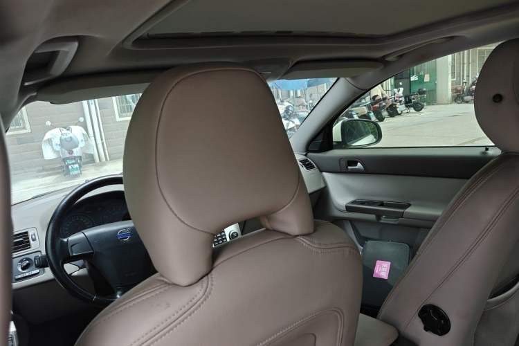 Used Volvo S40 2011 2.0L Automatic ZhiShang Edition Headliner