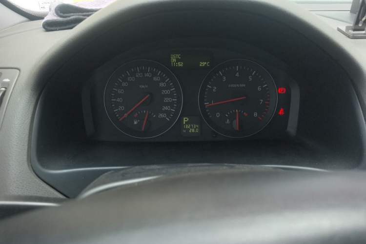 Used Volvo S40 2011 2.0L Automatic ZhiShang Edition Instrument Cluster
