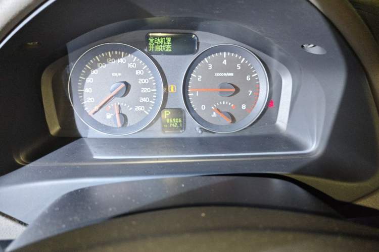 Used Volvo S40 2011 2.0L Automatic Zhiya Edition Instrument Cluster