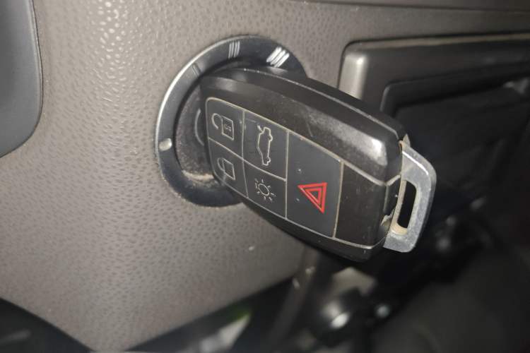 Used Volvo S40 2011 2.0L Automatic ZhiShang Edition Interior 1