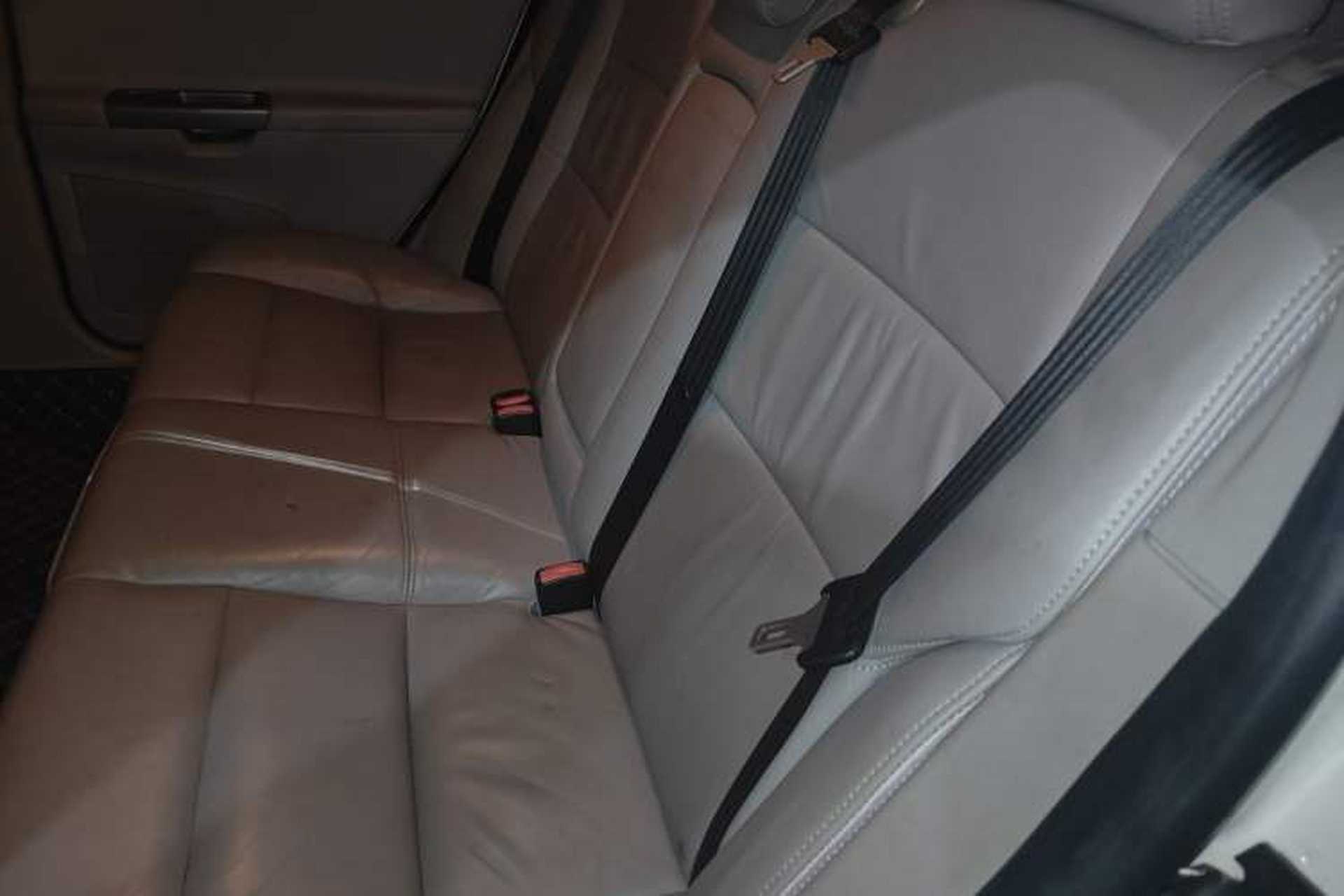 Used Volvo S40 2011 2.0L Automatic ZhiShang Edition Interior 4