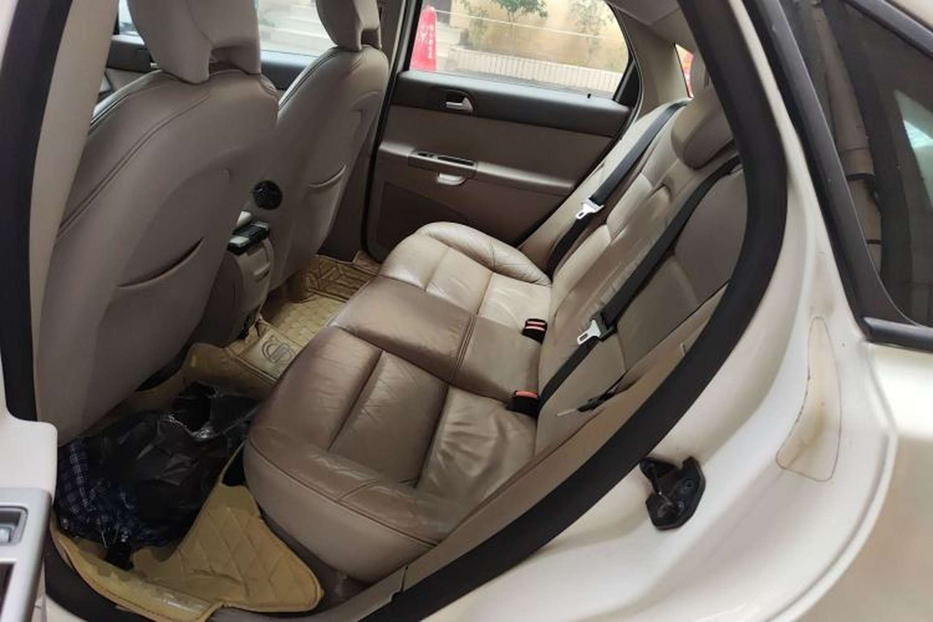Used Volvo S40 2011 2.0L Automatic ZhiShang Edition Left Rear Seat