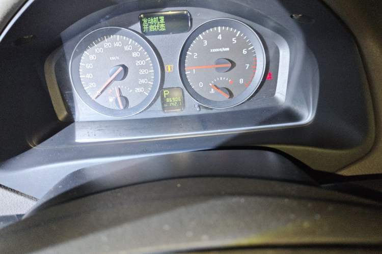 Used Volvo S40 2011 2.0L Automatic Zhiya Edition Odometer Close Up