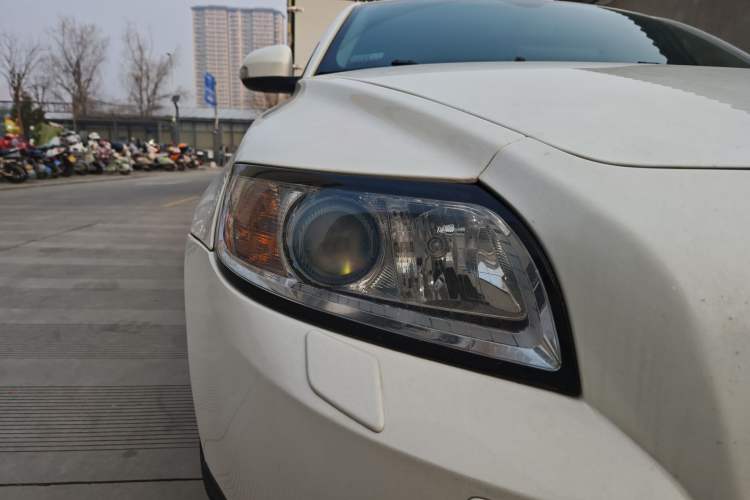 Used Volvo S40 2011 2.0L Automatic Zhiya Edition Right Front Headlight