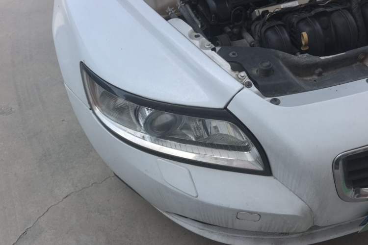 Used Volvo S40 2011 2.0L Automatic ZhiShang Edition Right Front Headlight