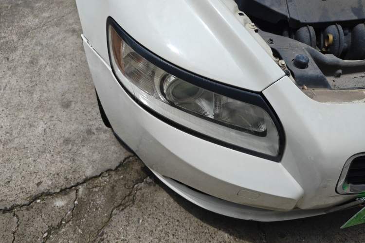 Used Volvo S40 2011 2.0L Automatic ZhiShang Edition Right Front Headlight