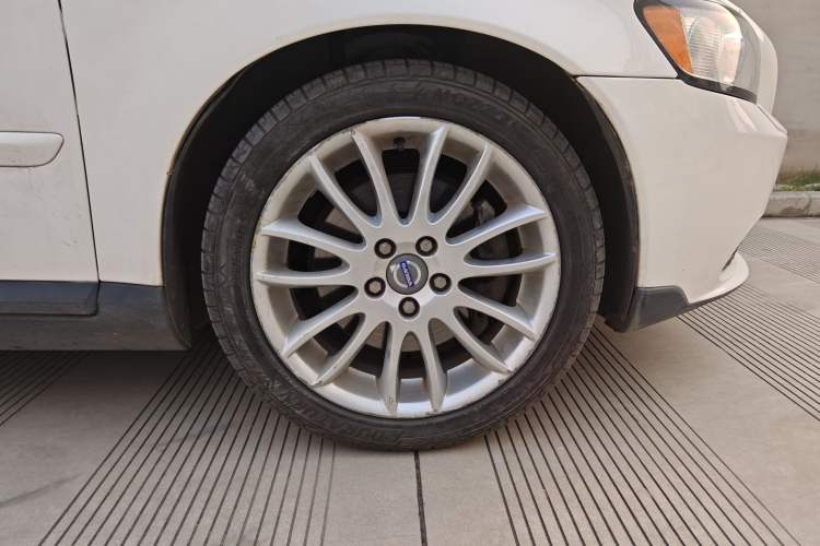 Used Volvo S40 2011 2.0L Automatic Zhiya Edition Right Front Wheel Hub