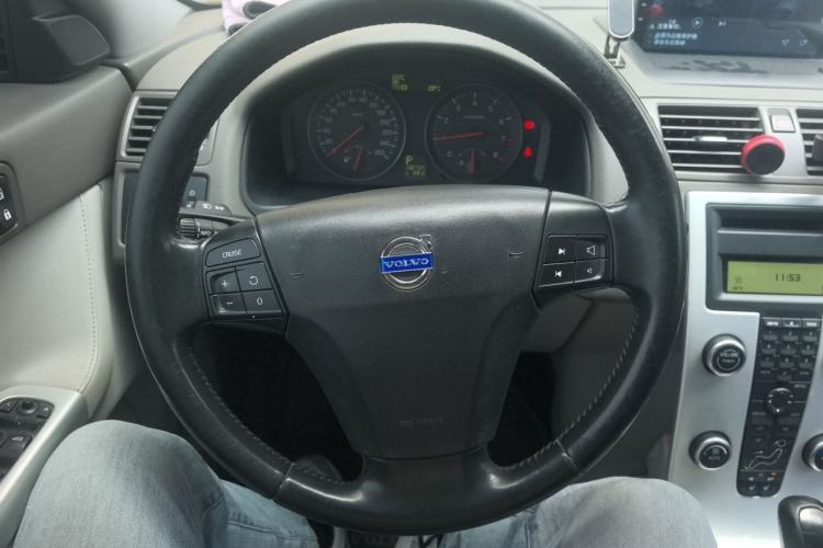 Used Volvo S40 2011 2.0L Automatic ZhiShang Edition Steering Wheel