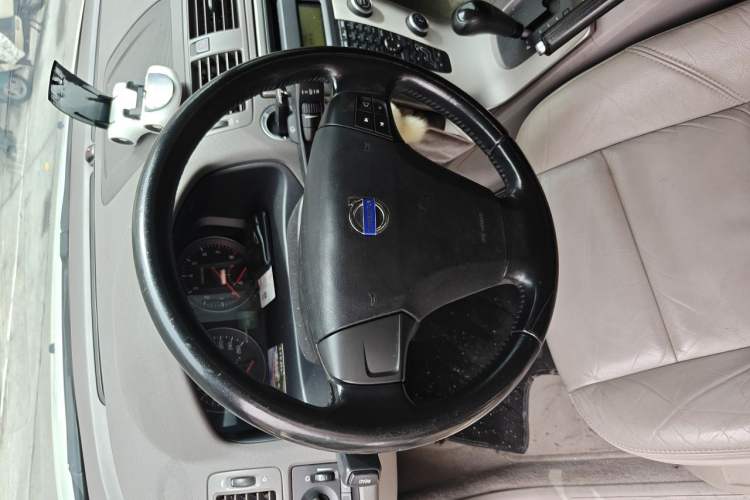 Used Volvo S40 2011 2.0L Automatic ZhiShang Edition Steering Wheel