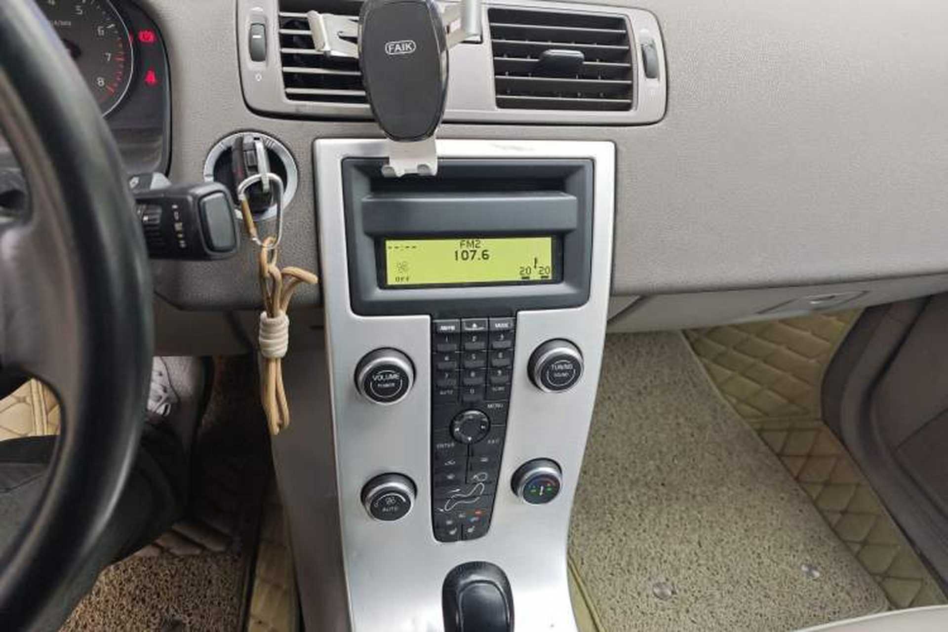 Used Volvo S40 2011 2.0L Automatic Zhiya Edition Audio And AC Panel