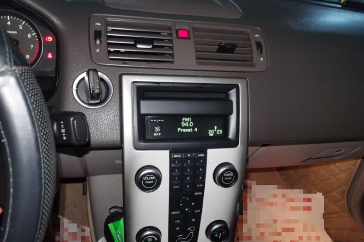Used Volvo S40 2011 2.0L Automatic ZhiShang Edition Audio And AC Panel
