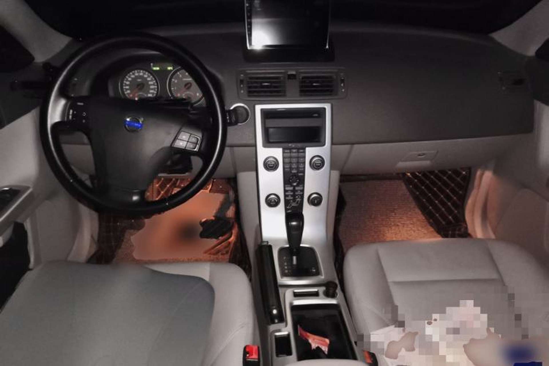Used Volvo S40 2011 2.0L Automatic Zhiya Edition Center Console