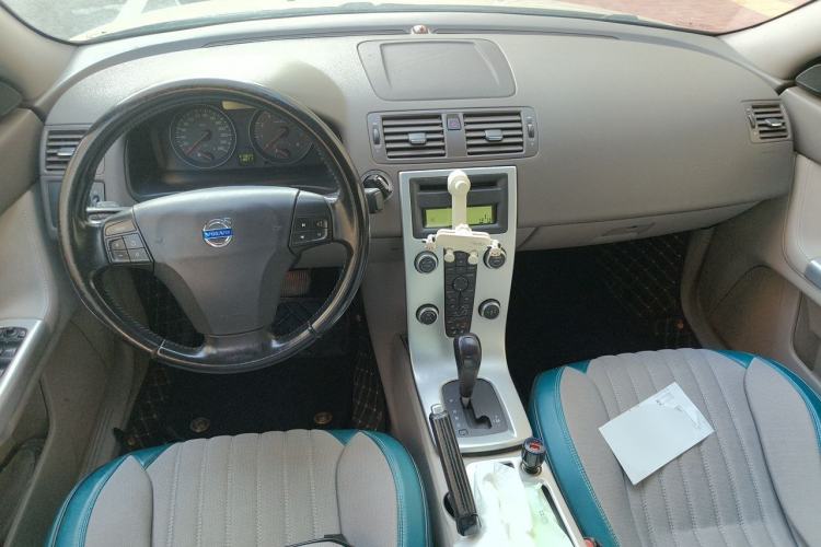 Used Volvo S40 2011 2.0L Automatic Zhiya Edition Center Console