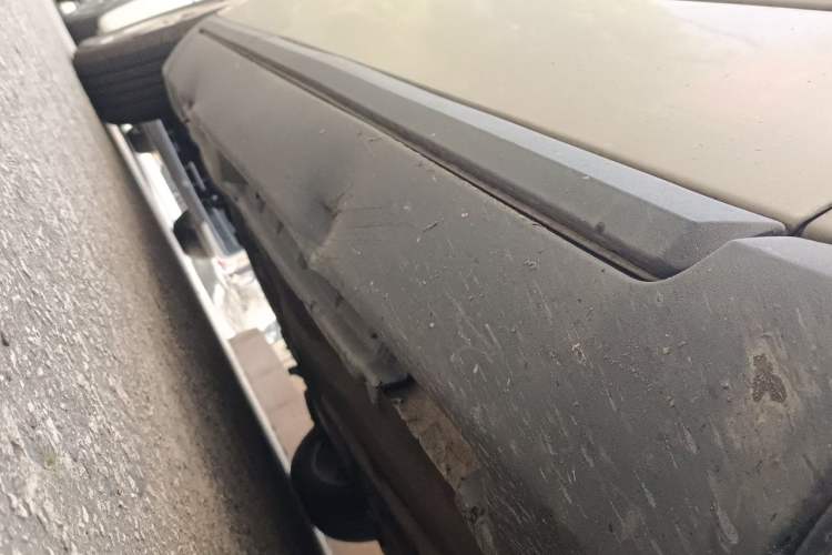 Used Volvo S40 2011 2.0L Automatic ZhiShang Edition Chassis Front Right