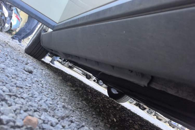 Used Volvo S40 2011 2.0L Automatic ZhiShang Edition Chassis Front Right