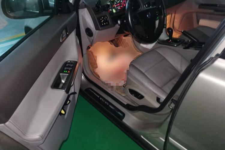 Used Volvo S40 2011 2.0L Automatic ZhiShang Edition Driver Seat