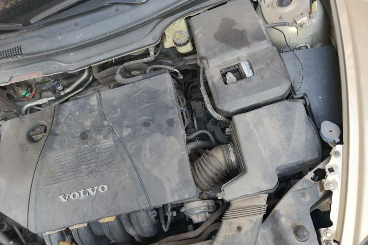 Used Volvo S40 2011 2.0L Automatic Zhiya Edition Engine Bay Left