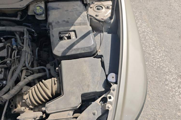 Used Volvo S40 2011 2.0L Automatic Zhiya Edition Engine Bay Left