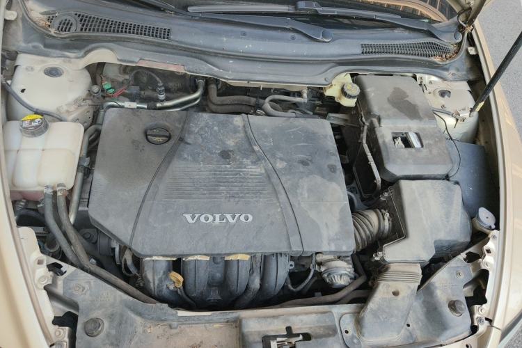 Used Volvo S40 2011 2.0L Automatic Zhiya Edition Engine Bay