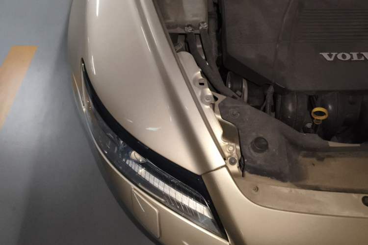 Used Volvo S40 2011 2.0L Automatic Zhiya Edition Engine Bay Right