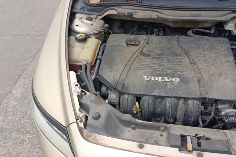 Used Volvo S40 2011 2.0L Automatic ZhiShang Edition Engine Bay Right