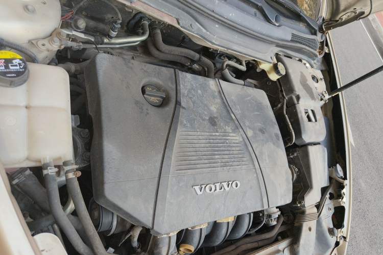 Used Volvo S40 2011 2.0L Automatic Zhiya Edition Engine Bay Right