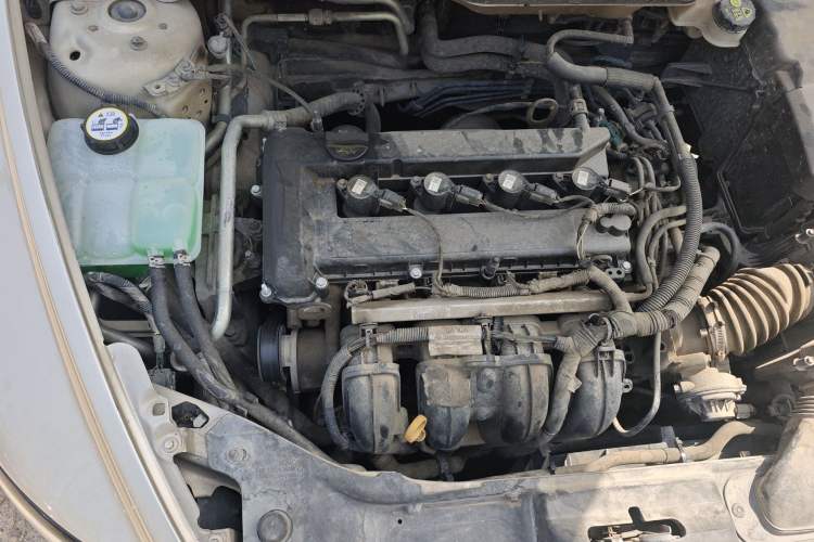 Used Volvo S40 2011 2.0L Automatic Zhiya Edition Engine Bay Right