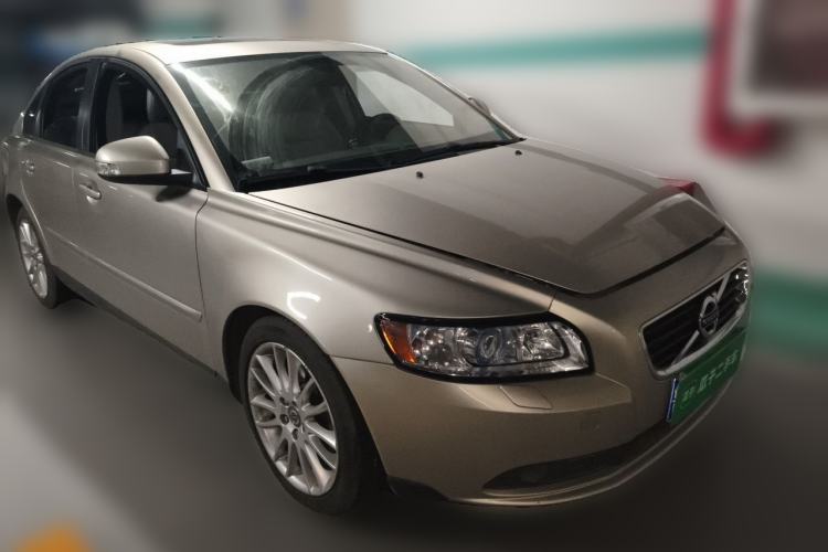 Used Volvo S40 2011 2.0L Automatic Zhiya Edition Front Right 45 Deg