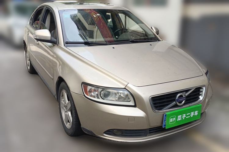 Used Volvo S40 2011 2.0L Automatic ZhiShang Edition Front Right 45 Deg
