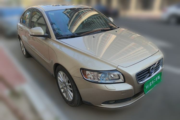 Used Volvo S40 2011 2.0L Automatic Zhiya Edition Front Right 45 Deg