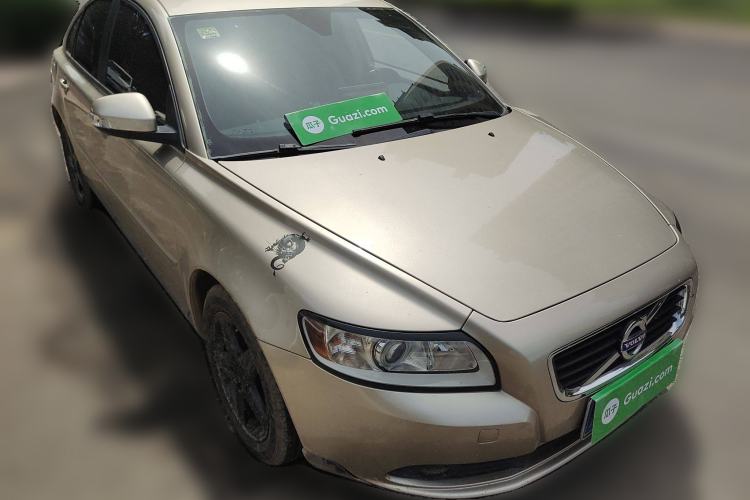 Used Volvo S40 2011 2.0L Automatic ZhiShang Edition Front Right 45 Deg