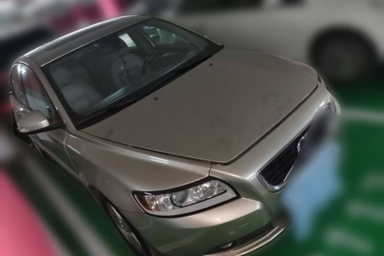 Used Volvo S40 2011 2.0L Automatic ZhiShang Edition Front Right 45 Deg