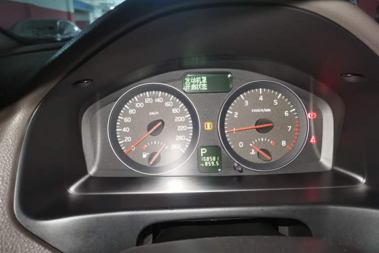 Used Volvo S40 2011 2.0L Automatic ZhiShang Edition Instrument Cluster