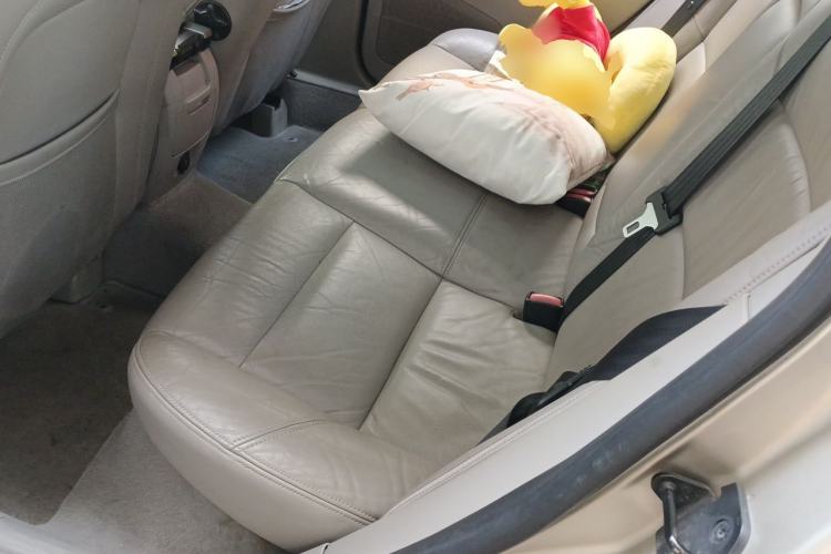 Used Volvo S40 2011 2.0L Automatic ZhiShang Edition Left Rear Seat