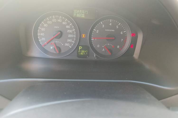 Used Volvo S40 2011 2.0L Automatic Zhiya Edition Odometer Close Up