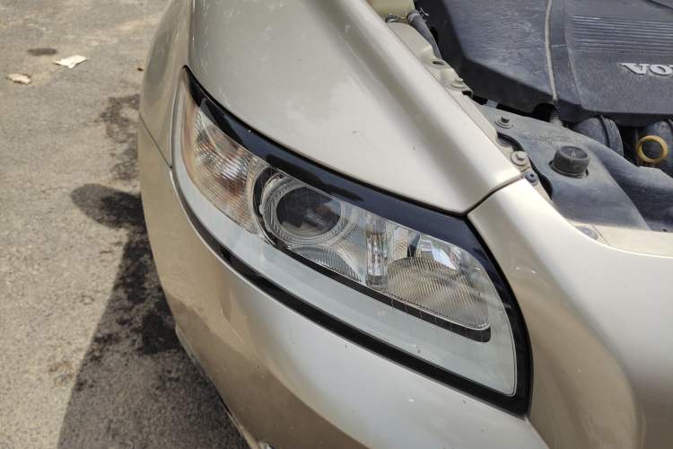 Used Volvo S40 2011 2.0L Automatic ZhiShang Edition Right Front Headlight