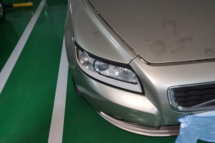 Used Volvo S40 2011 2.0L Automatic ZhiShang Edition Right Front Headlight