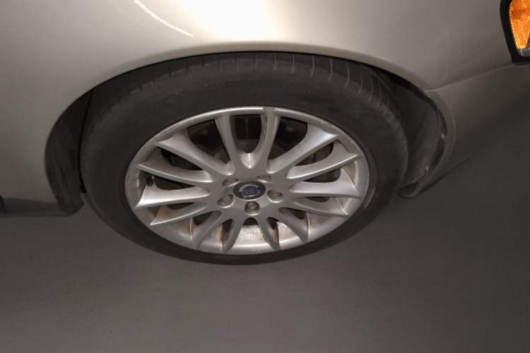Used Volvo S40 2011 2.0L Automatic Zhiya Edition Right Front Wheel Hub