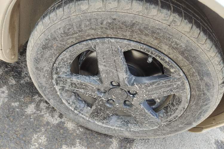 Used Volvo S40 2011 2.0L Automatic ZhiShang Edition Right Front Wheel Hub