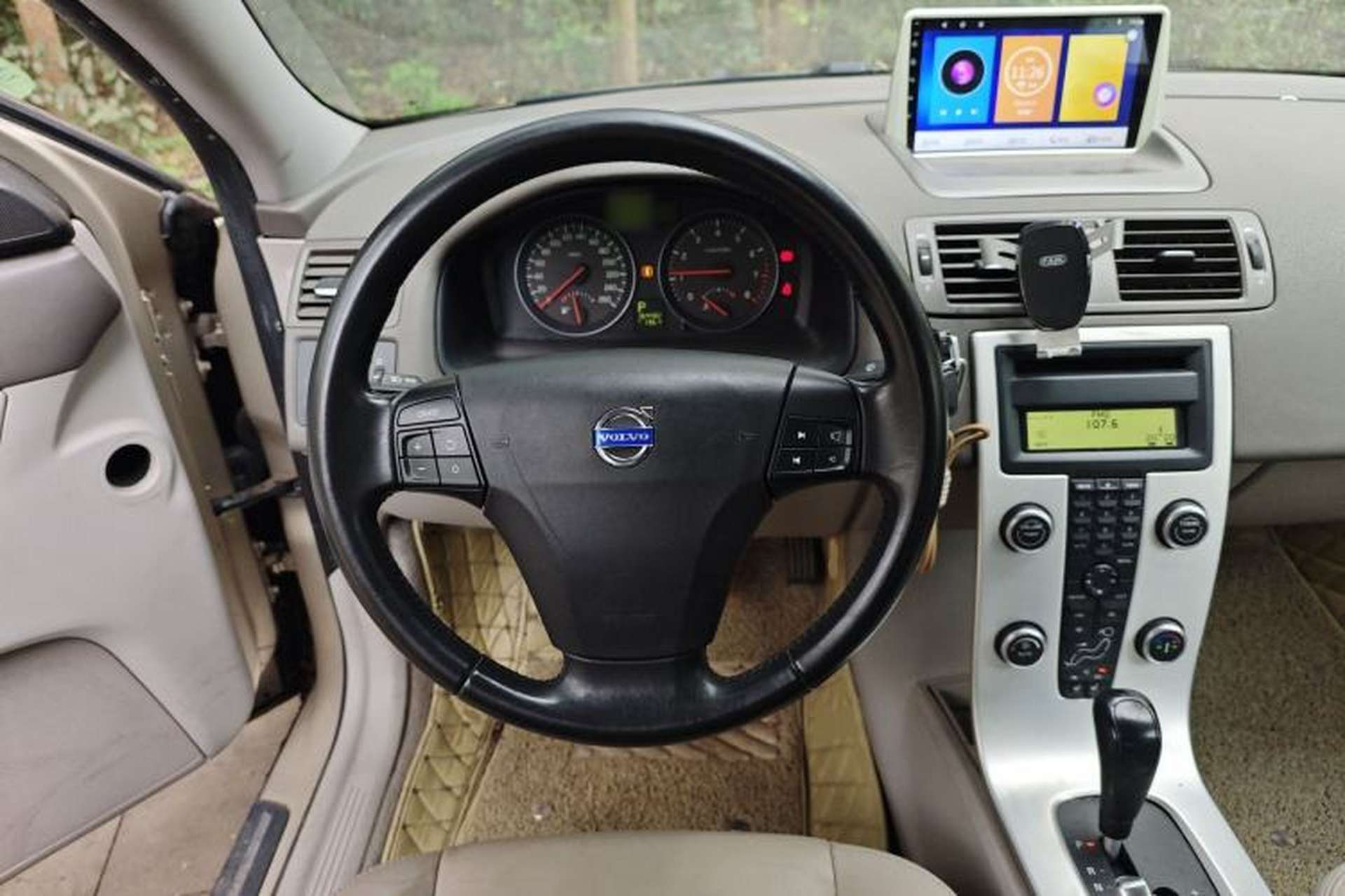 Used Volvo S40 2011 2.0L Automatic Zhiya Edition Steering Wheel