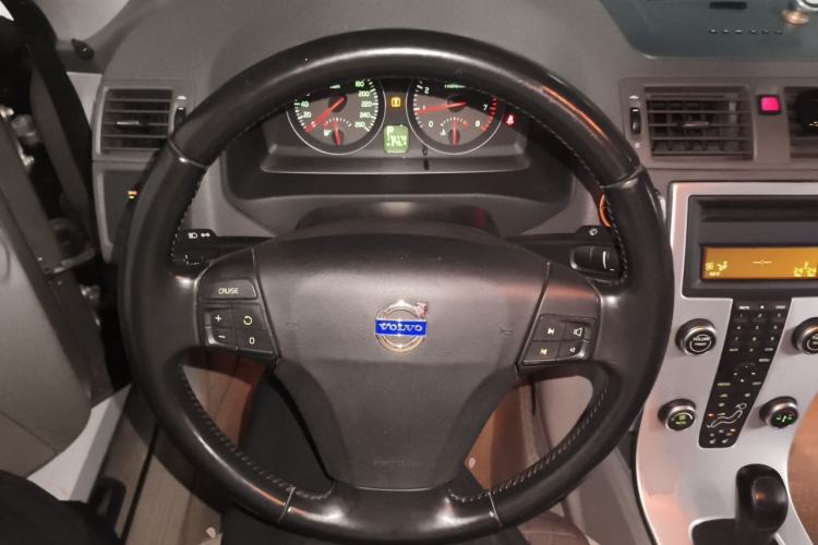Used Volvo S40 2011 2.0L Automatic Zhiya Edition Steering Wheel